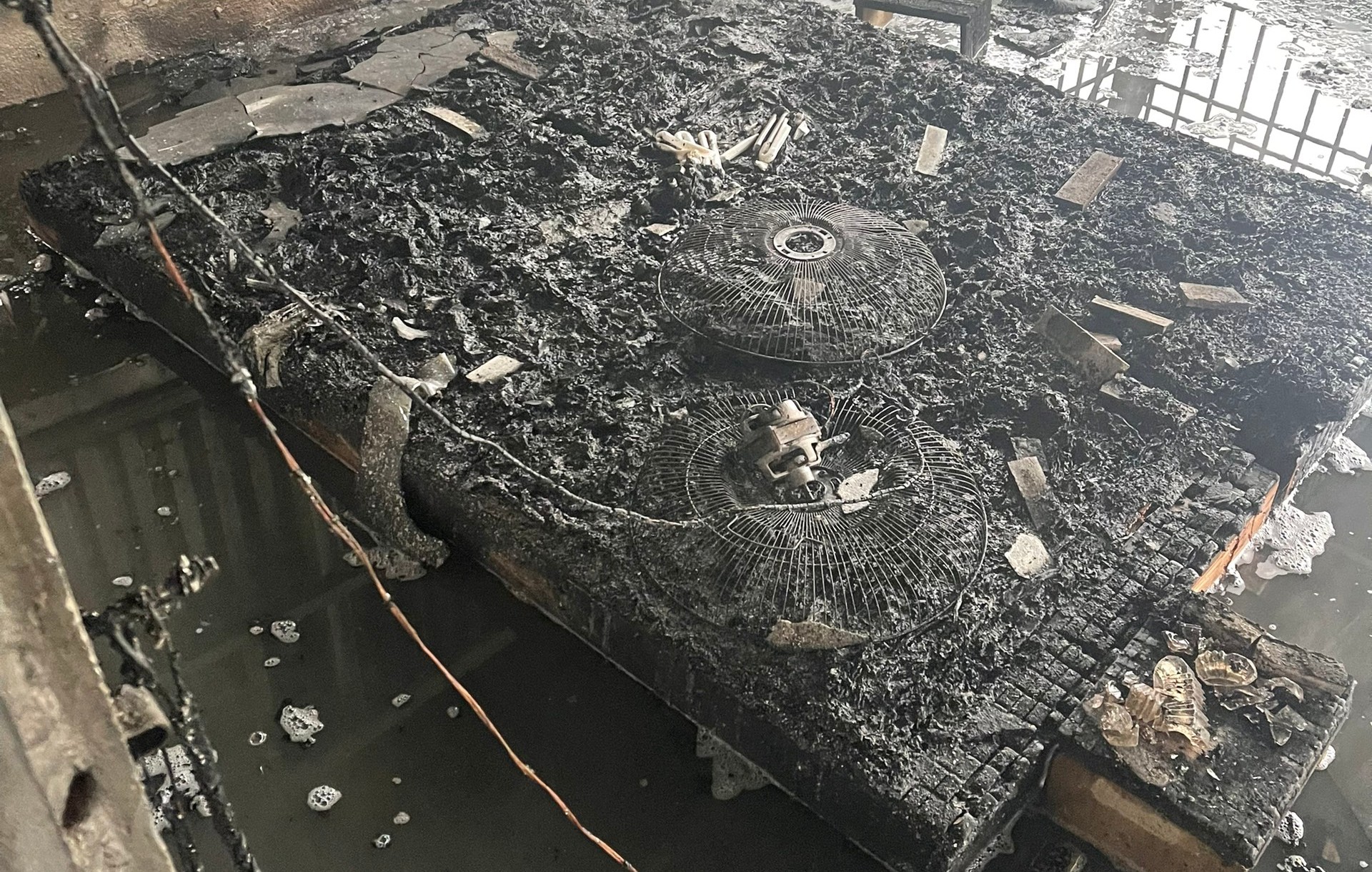 Công an quận Hải An kịp thời dập tắt đám cháy nhà dân tại phường Đằng Hải